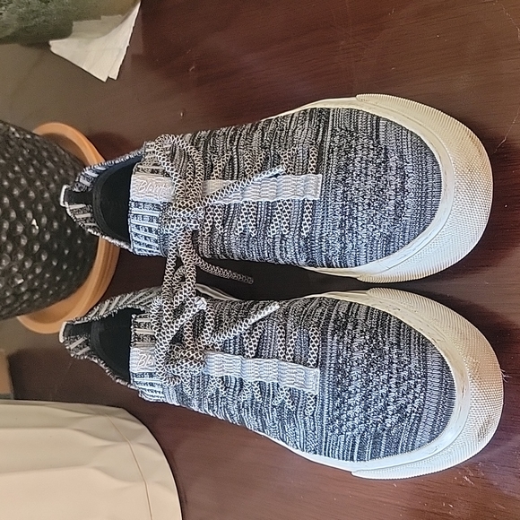 blowfish mazaki sneaker